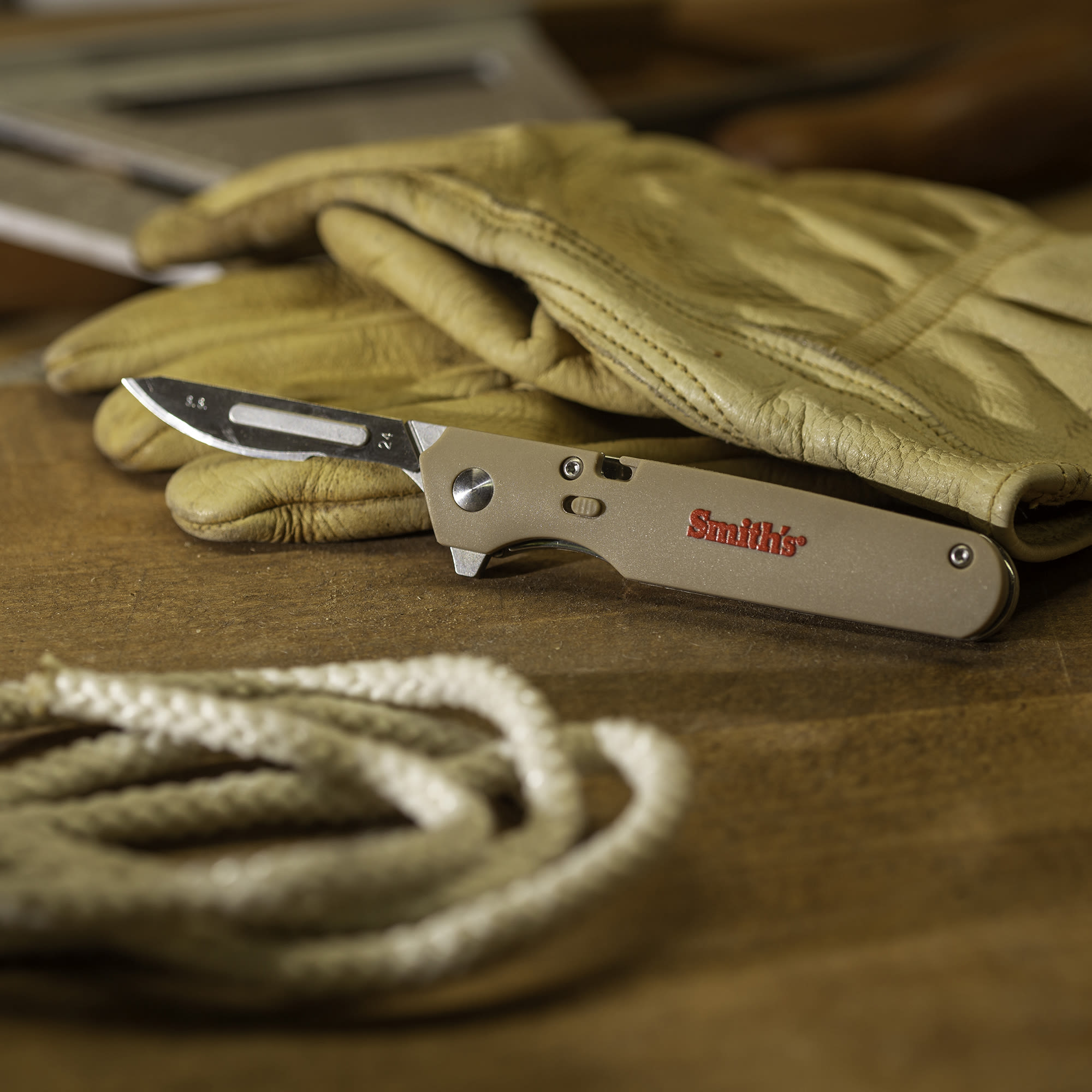 Smiths Edgesport 2.5 Razor Blade Folding Utility Knife - Image 2